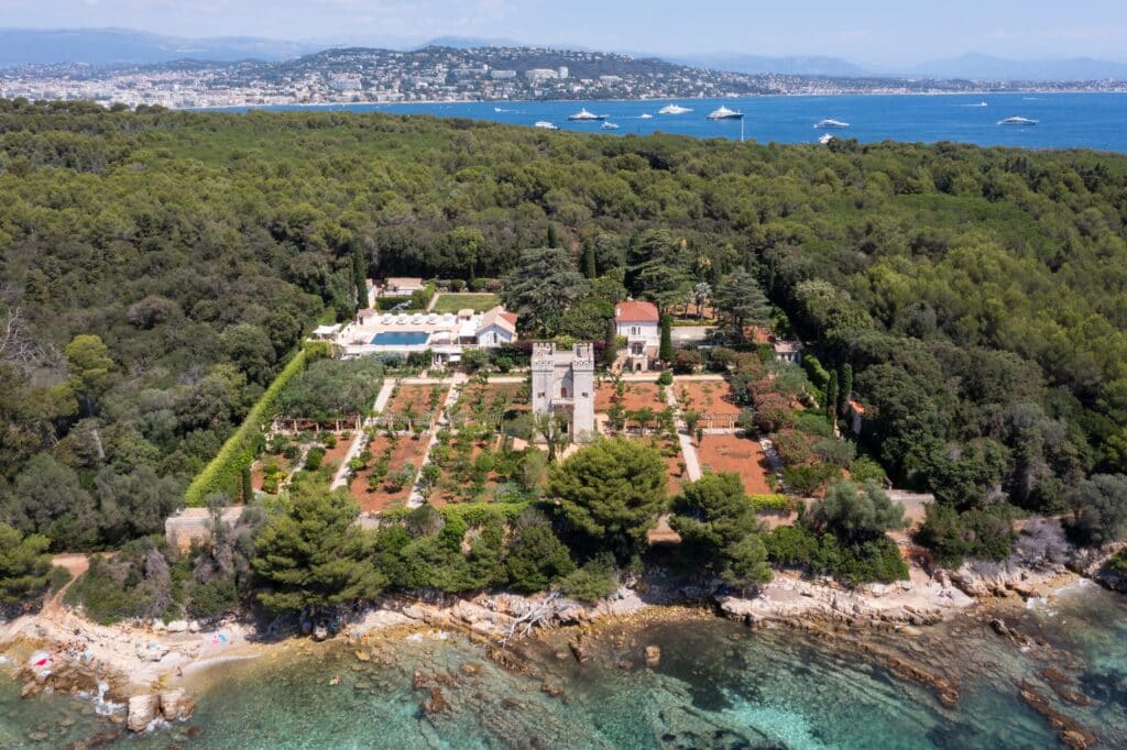 Le Grand Jardin sits in a world of its own, Cannes