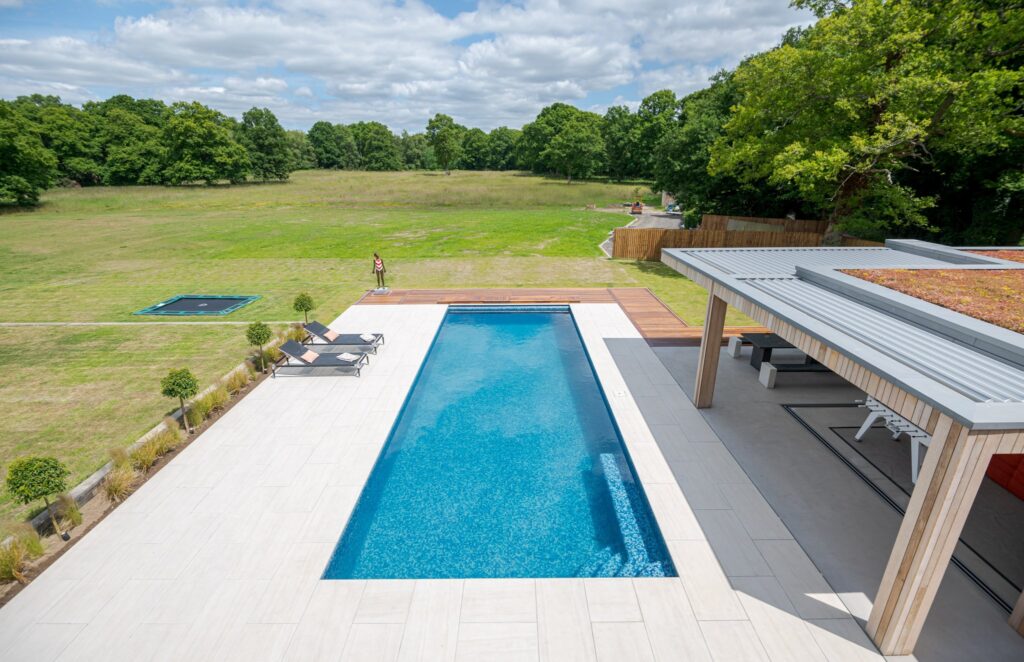 Luxury-house-rent-grounds-pool-hiddenandfound-surrey