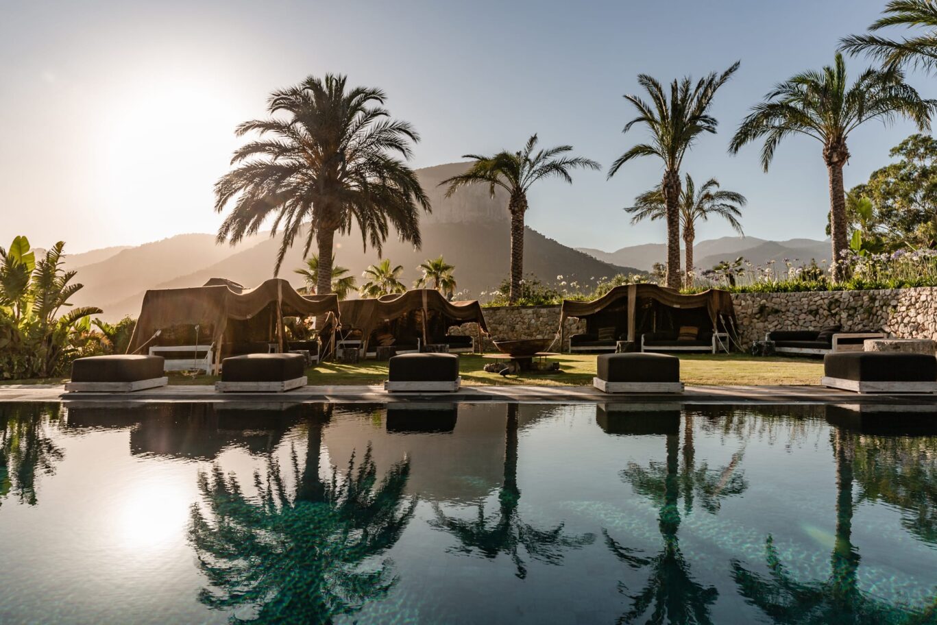Pool & Mountains