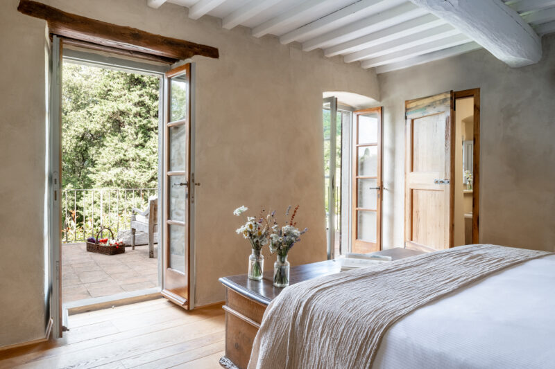 luxury villa bedroom