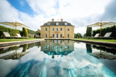 Cotswolds Mansion with swimming pool